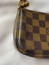 Load image into Gallery viewer, Louis Vuitton Mini Pochette Damier
